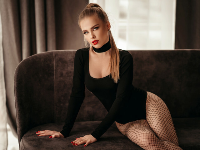 All women look great in black, right? But this girl is over the moon! She is a tease. You will enjoy a great time looking at her in online chat and see her naked in private!