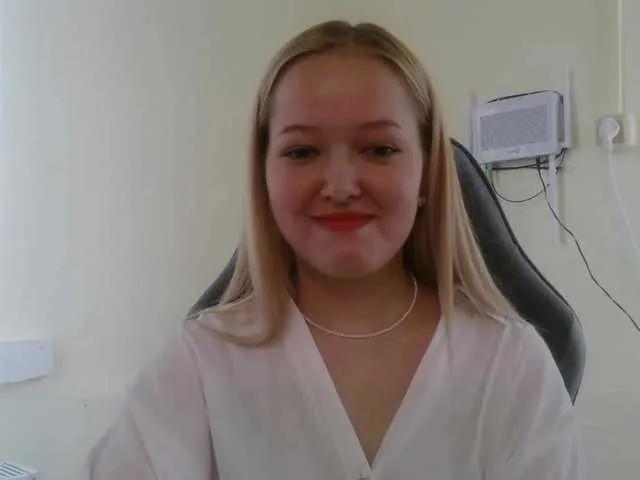 -Sweet-smile- from BongaCams is Freechat