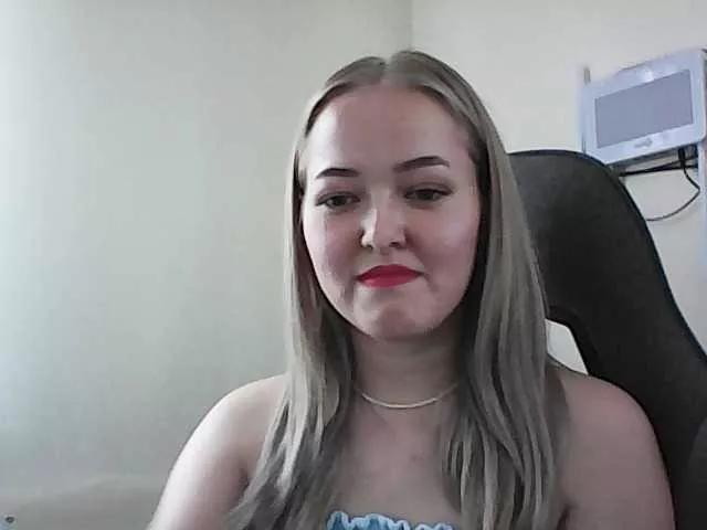 -Sweet-smile- from BongaCams is Freechat