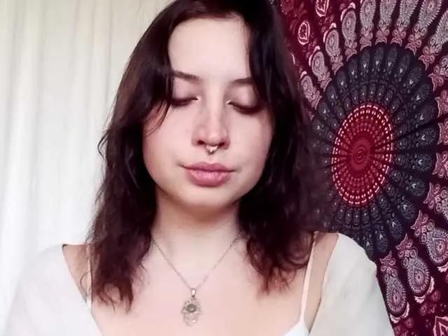 AdalynGlow from BongaCams