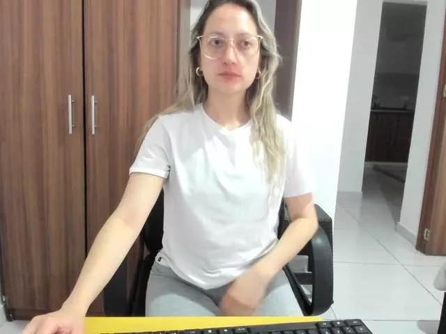 Adelejohnsonn from BongaCams is Freechat