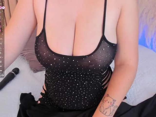 adiila from BongaCams is Freechat