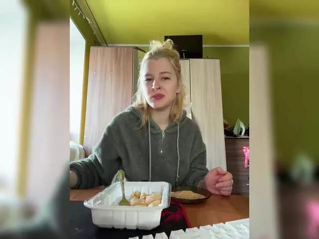 Advaya from BongaCams