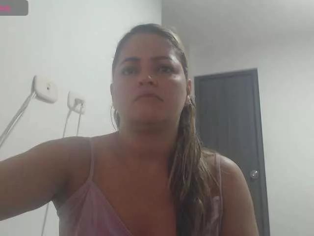 AlannaStephen from BongaCams