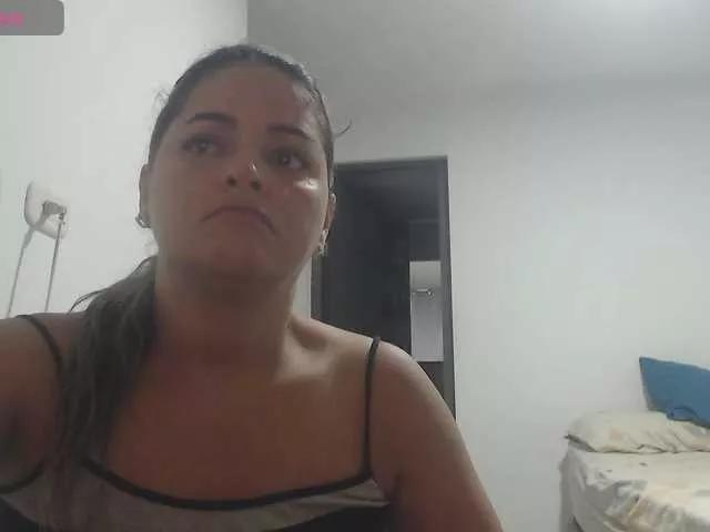 AlannaStephen from BongaCams