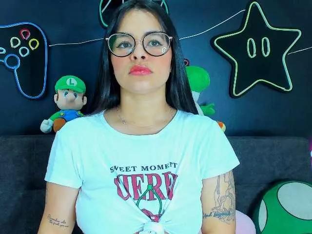 ALASKA-JONES from BongaCams