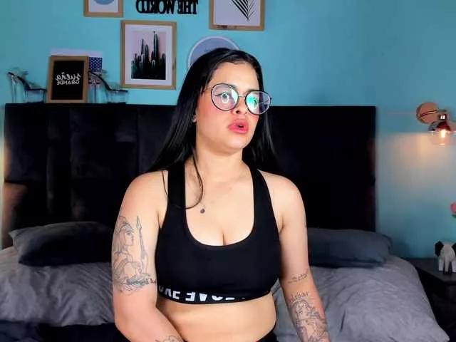 ALASKA-JONES from BongaCams