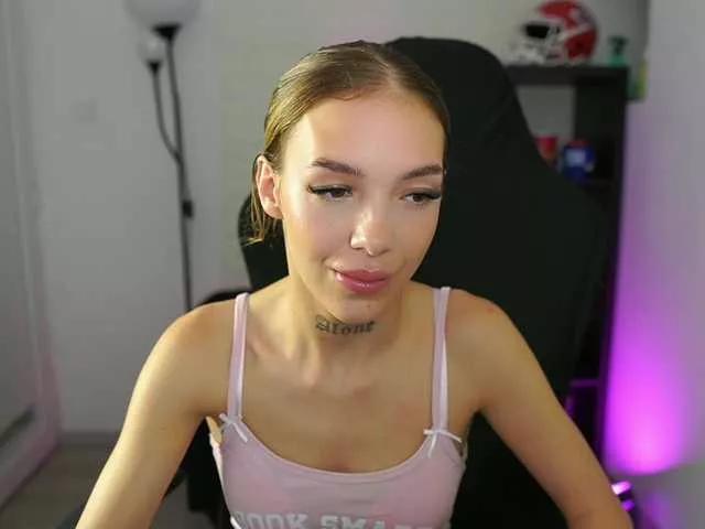 alexxisky from BongaCams is Freechat