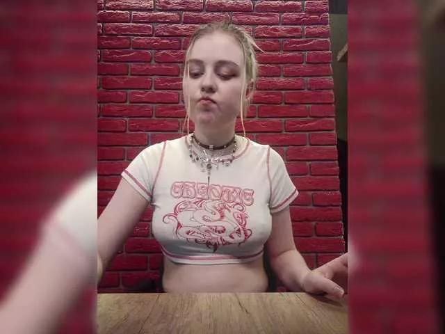 AliciaSvip from BongaCams
