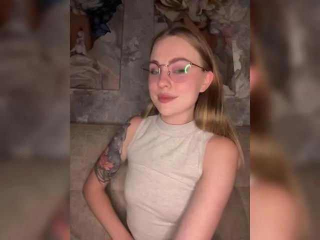 AlisaClark from BongaCams is Freechat