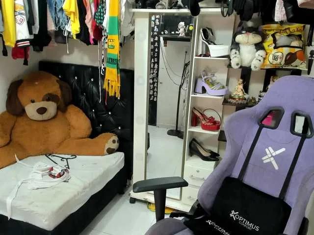 alison-miller from BongaCams