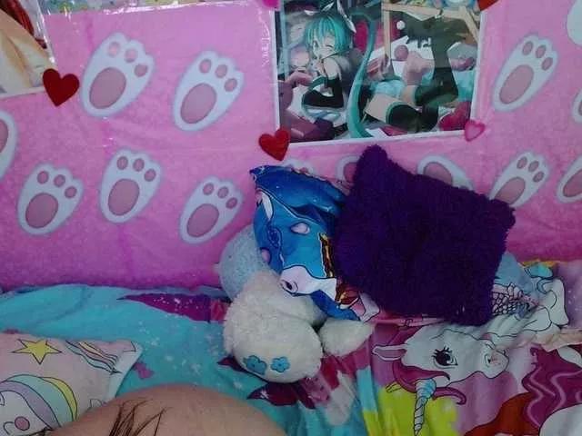 AlizeHentaiMeow from BongaCams is Freechat