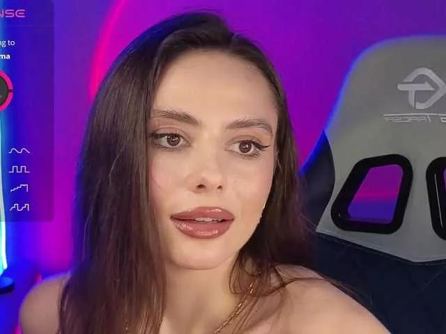 Allla from BongaCams