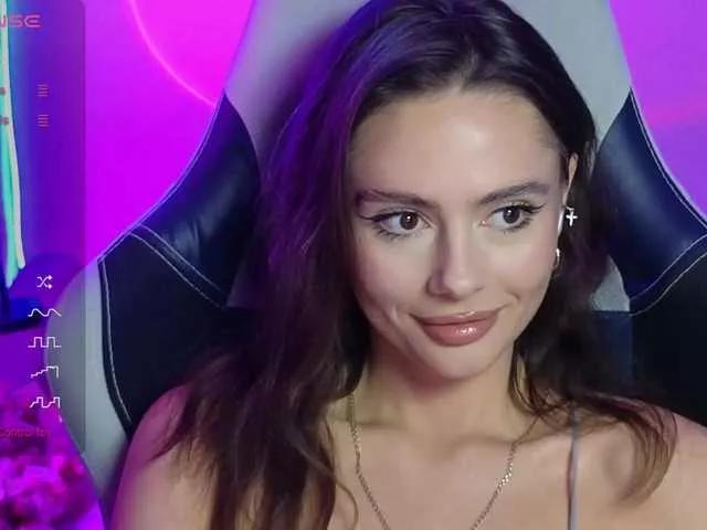 Allla from BongaCams