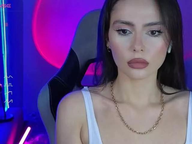 Allla from BongaCams