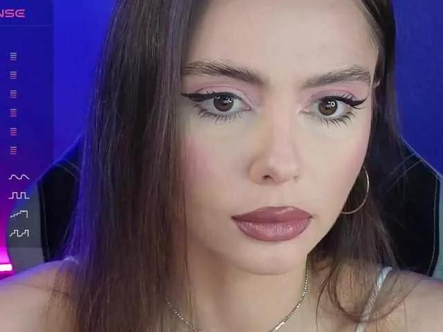 Allla from BongaCams