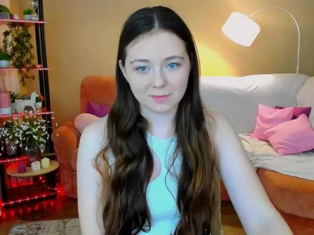 AlluringLookk from BongaCams