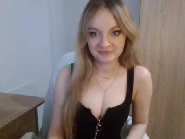 AlmaNatural from BongaCams
