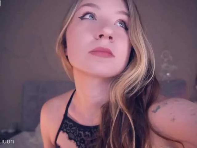 alyyyson from BongaCams