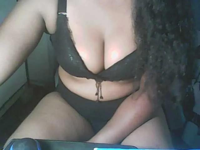 Amandinea from BongaCams is Freechat