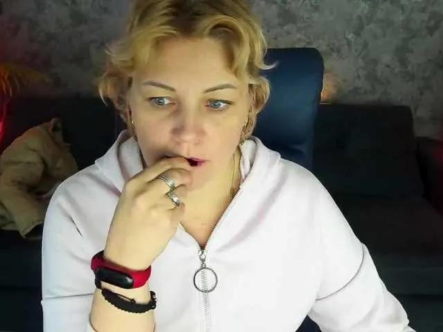 AmaraNights from BongaCams