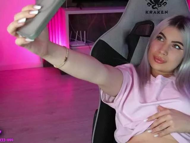 aminahaze from BongaCams is Freechat