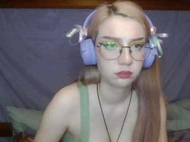 anadewitt from BongaCams
