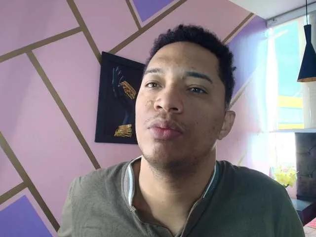 Annie-Lii from BongaCams