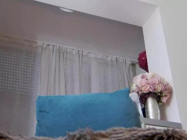 AnnyaRose from BongaCams