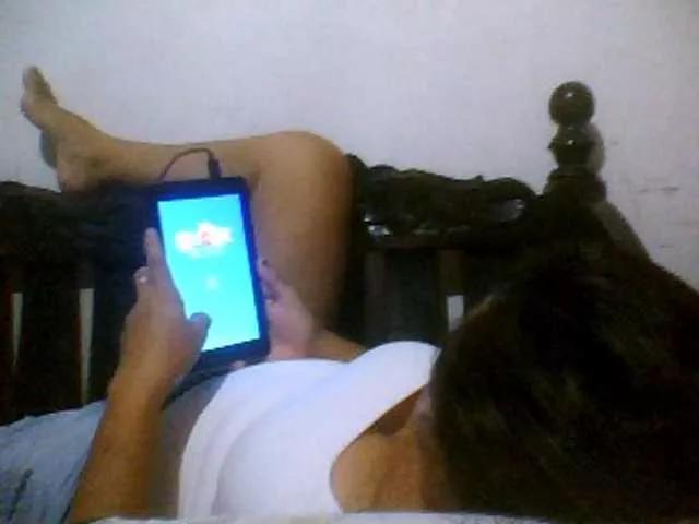 Ariana08 from BongaCams
