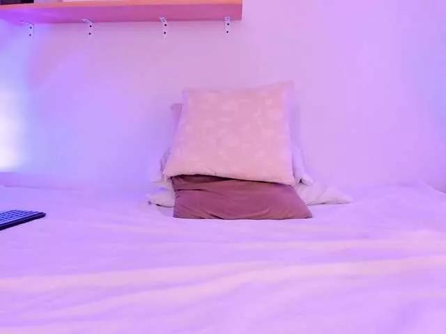 Arianadaviess from BongaCams