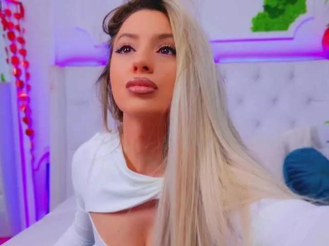 AriannaSins from BongaCams