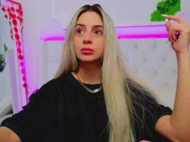 AriannaSins from BongaCams