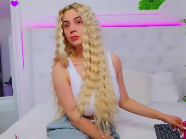 AriannaSins from BongaCams