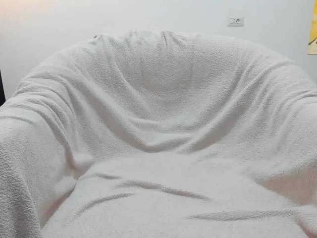 AryaAnna from BongaCams