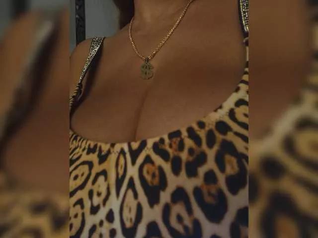ASaraVIPboobs from BongaCams