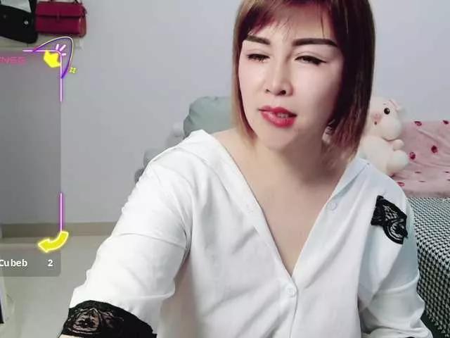 awamei from BongaCams