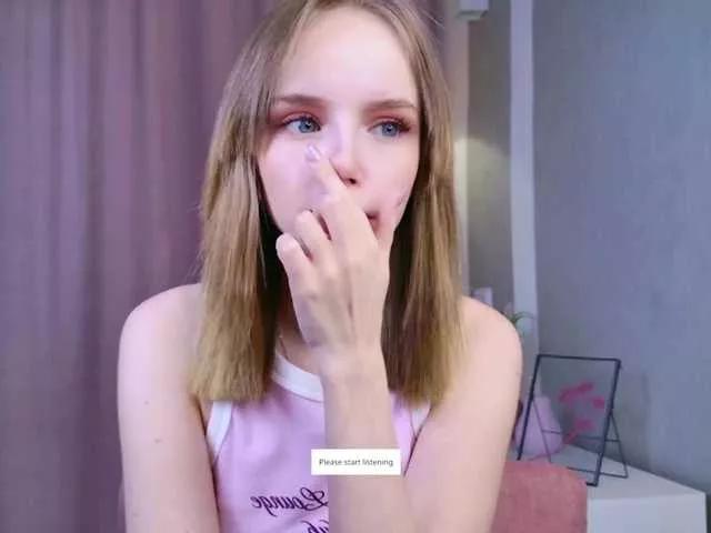 b4by-lol1 from BongaCams