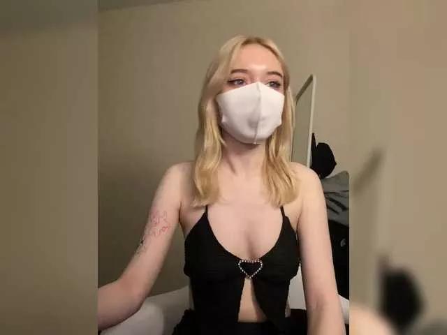 BabyRoro from BongaCams