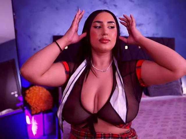 BellaDoyle from BongaCams