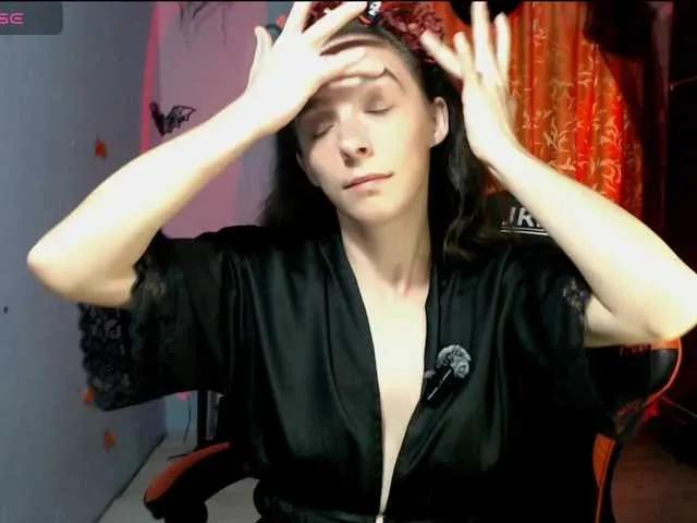 Bellaqueen0701 from BongaCams