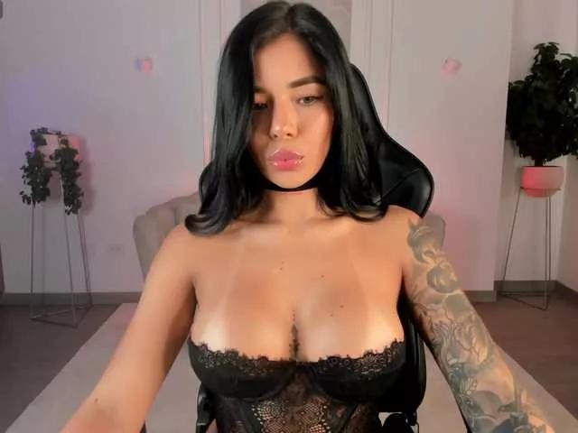 BellaRossi from BongaCams