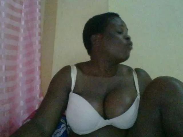 bigboobies2 from BongaCams