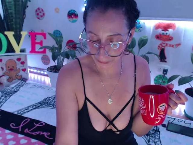 bomboncita288 from BongaCams