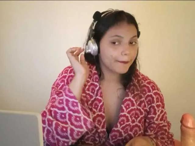 Bombonzin from BongaCams