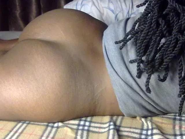 bootyliciousbaddie from BongaCams