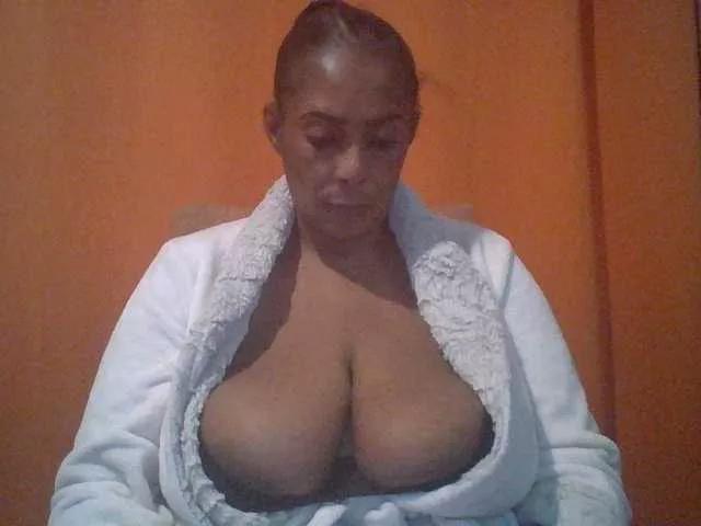 Busty8 from BongaCams is Freechat