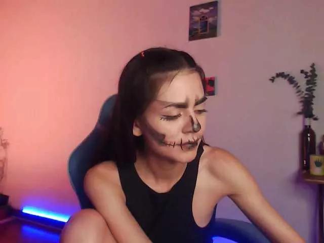 Callmebluee from BongaCams