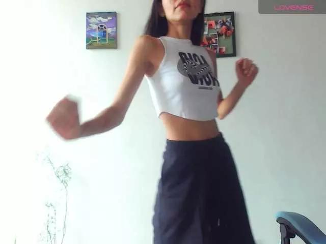 Callmebluee from BongaCams