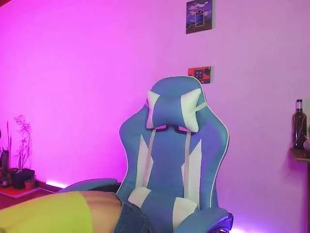 Callmebluee from BongaCams